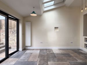 Kitchen diner- click for photo gallery